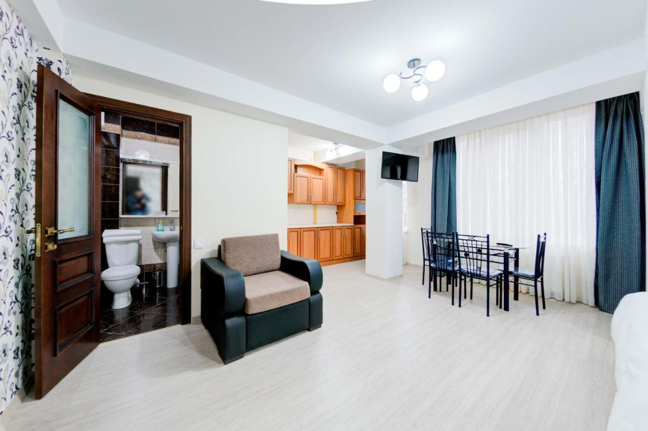 Catherine Hotel Chisinau Exterior photo